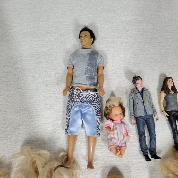 Vintage Barbie Dolls & More Toys Retro Brunette White Caucasian Doll Toy Clothes - Picture 5 of 12